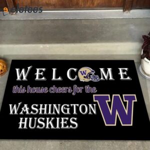Welcome This House Cheers For The Washington Huskies Doormat1