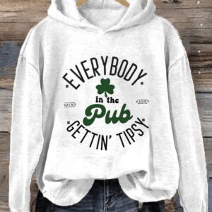 Womens St Patricks Day Everybody In The Pub Getting Tipsy Hoodie2