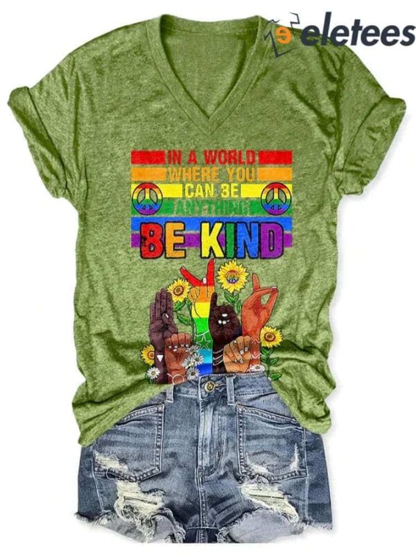 V-Neck Retro Hippie In A World Where You Can Be Anything Be Kind Print Shirt