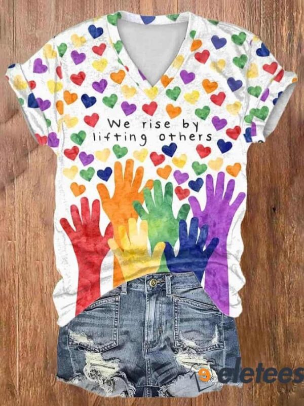 Women’S We Rise By Lifting Others Heart Rainbow Print V-Neck T-Shirt