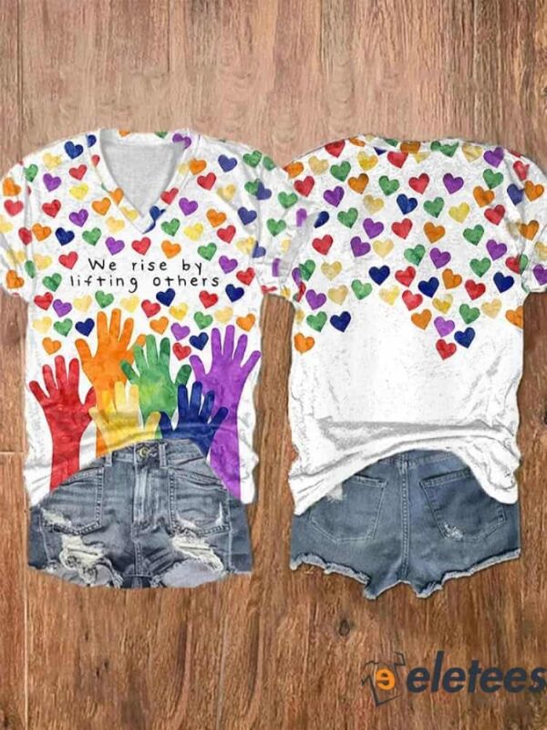 Women’S We Rise By Lifting Others Heart Rainbow Print Round Neck Short Sleeve T-Shirt