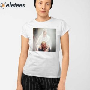 Trump Praying With Jesus Fear Not For I Am With You Shirt 2
